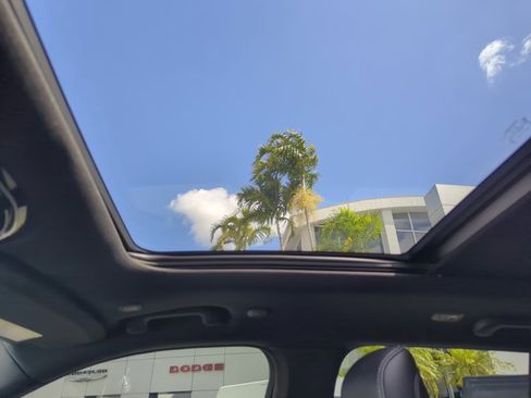 Used 2024 Jeep Grand Cherokee Overland AWD/4WD image 16