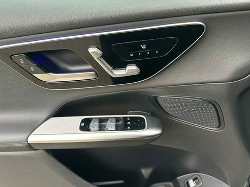 Used 2025 Mercedes-Benz GLC 300 image 11