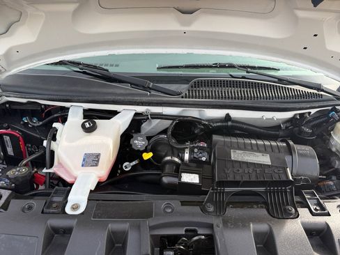 Used 2016 Chevrolet Express 3500 image 25