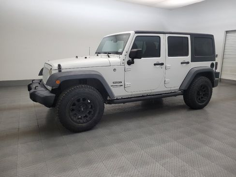 Used 2018 Jeep Wrangler Unlimited Sport S AWD/4WD image 2
