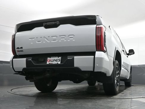Used 2024 Toyota Tundra Platinum AWD/4WD image 37