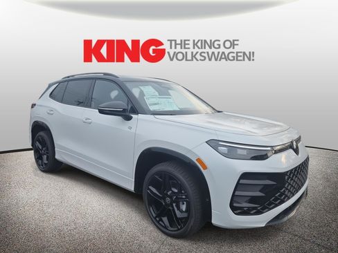 New 2026 Volkswagen Tiguan SE R-Line image 1