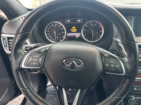 Used 2018 INFINITI QX30 AWD w/ Cafe Teak Theme Package image 26