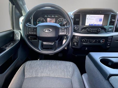 Used 2022 Ford F150 XLT w/ Trailer Tow Package image 9