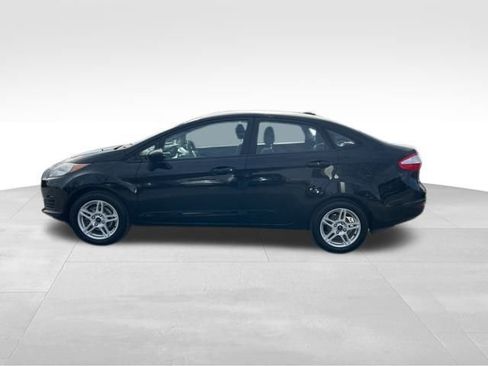 Used 2017 Ford Fiesta SE image 4