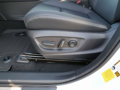 Used 2026 Toyota Crown XLE image 18