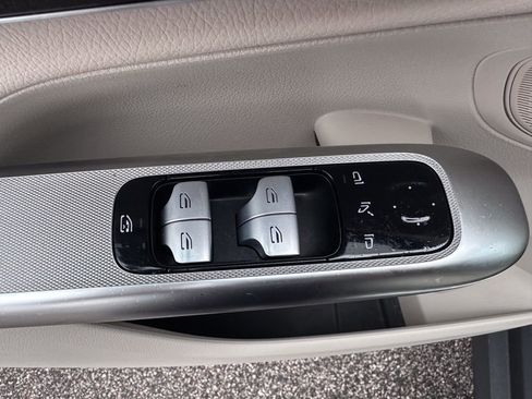 Used 2025 Mercedes-Benz GLC 300 GLC 300 image 27