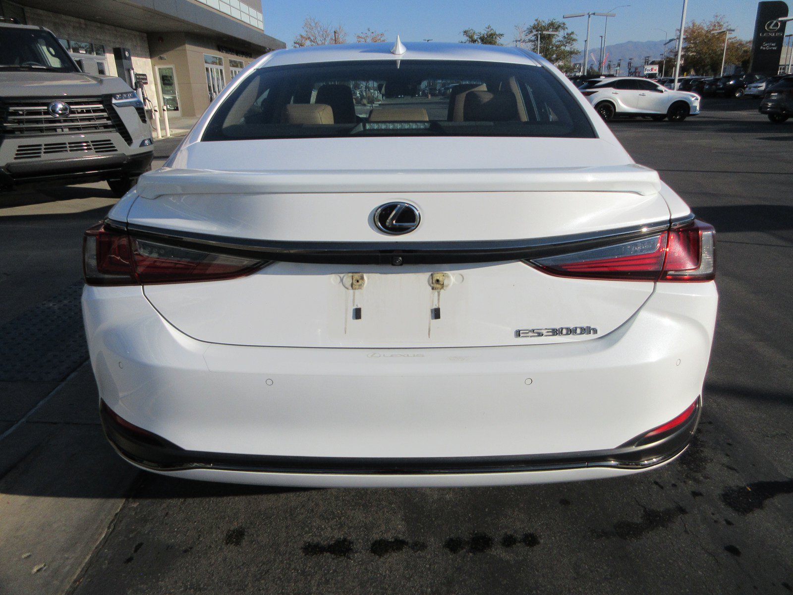 Used 2023 Lexus ES 300h w/ Accessory Package (Z2) FWD image 8