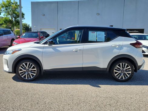 Certified 2023 Nissan Kicks SV FWD image 9