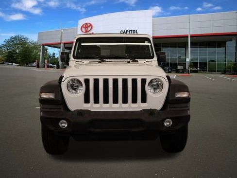 Used 2022 Jeep Wrangler Sport image 6