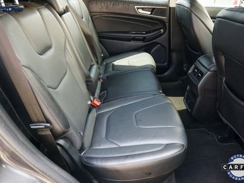 Used 2018 Ford Edge Titanium image 22
