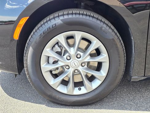 Used 2026 Chrysler Pacifica Select AWD/4WD image 8