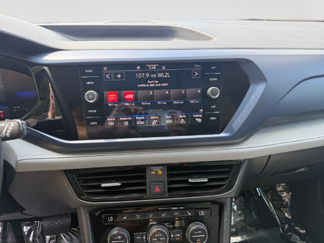Certified 2024 Volkswagen Taos SE w/ Panoramic Sunroof Package FWD image 15