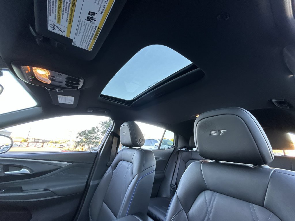 Used 2025 Buick Envista Sport Touring w/ Convenience I Package FWD image 19