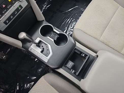 Used 2012 Toyota Camry LE image 26