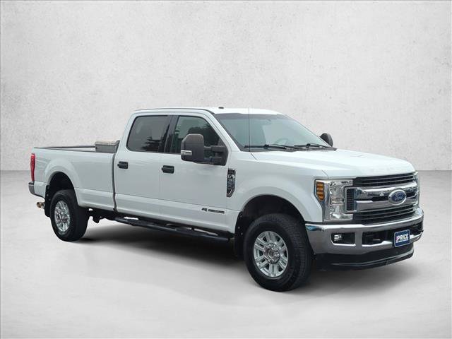 Used 2018 Ford F350 XLT w/ Camper Package AWD/4WD image 3