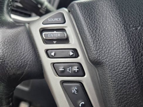 Used 2019 Nissan Titan SV w/ SV Convenience Package AWD/4WD image 34