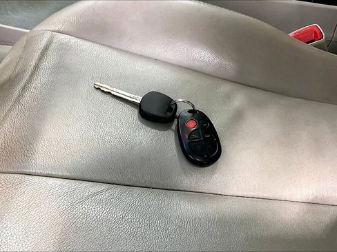 Used 2013 Toyota Sienna XLE image 12