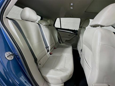 Used 2015 Volkswagen Golf SE w/ Lighting Package image 32