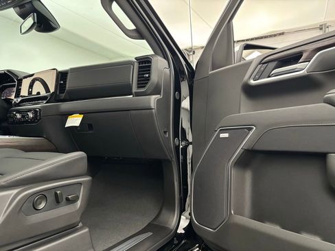 New 2026 GMC Sierra 1500 SLT w/ SLT Premium Package image 33
