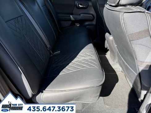 Used 2022 Toyota Tacoma TRD Off-Road w/ Technology Package image 31