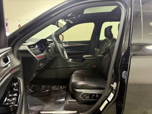 Used 2021 Jeep Grand Cherokee L Overland w/ Luxury Tech Group IV image 13