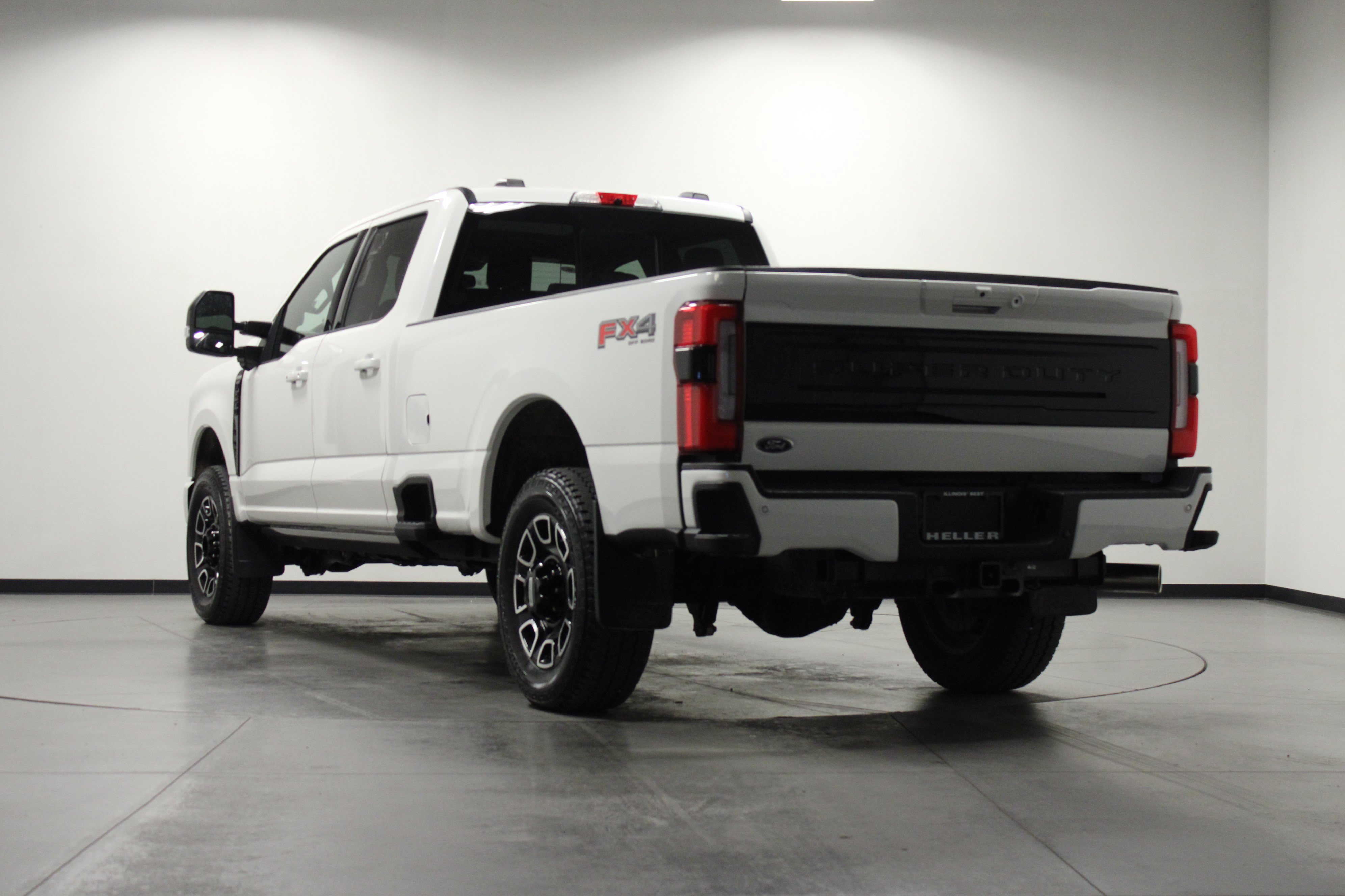Used 2026 Ford F250 Platinum AWD/4WD image 6