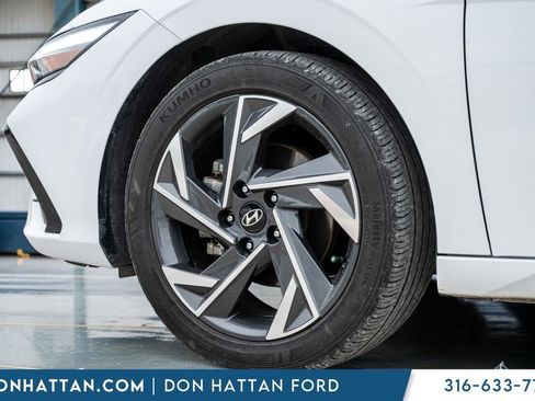 Used 2024 Hyundai Elantra SEL w/ Convenience Package FWD image 33
