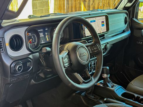 Used 2024 Jeep Wrangler Unlimited Sport AWD/4WD image 23