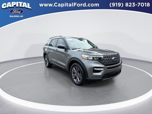Certified 2022 Ford Explorer XLT w/ Equipment Group 202A AWD/4WD image 2
