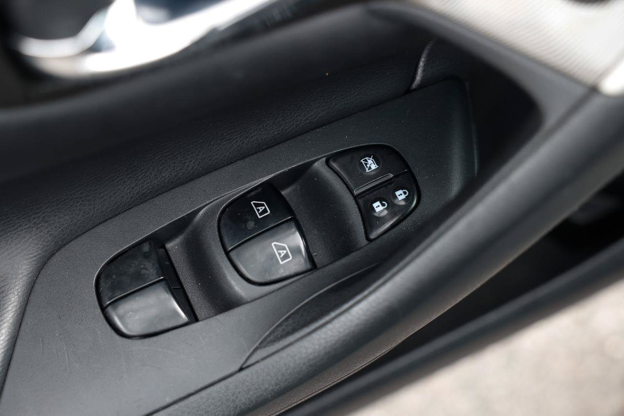 Used 2013 Nissan Altima 2.5 SL FWD image 39