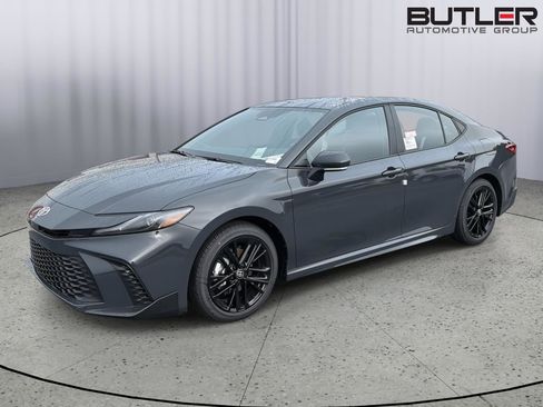 New 2026 Toyota Camry SE FWD image 2