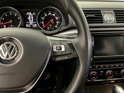 Used 2017 Volkswagen Passat 1.8T SE w/ SE Lighting Package FWD image 12