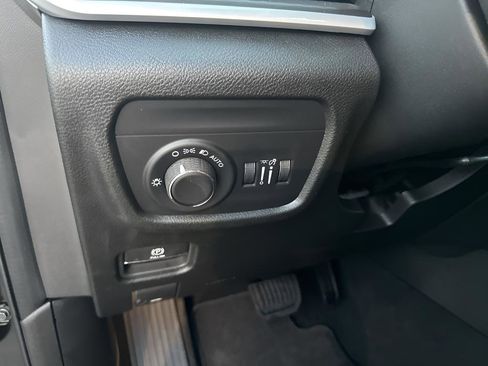 New 2025 Jeep Grand Cherokee L Altitude image 29