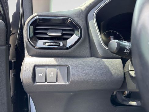 Used 2024 Honda Pilot Touring image 28