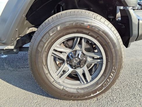 Certified 2020 Jeep Gladiator Sport w/ Quick Order Package 24S image 12