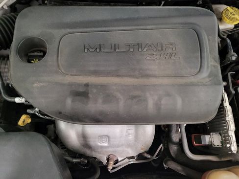 Used 2020 Jeep Cherokee Limited FWD image 30