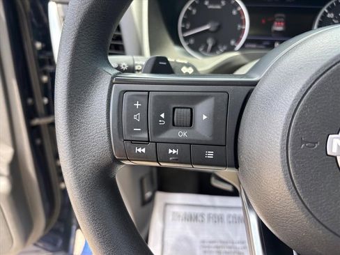 Used 2024 Nissan Rogue SV AWD/4WD image 15