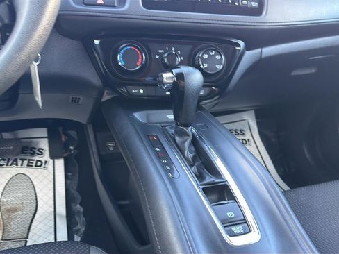 Used 2022 Honda HR-V LX image 22