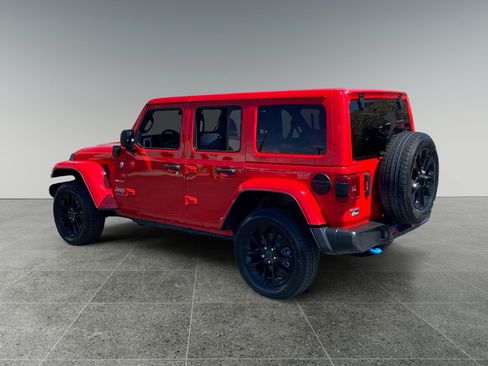 Used 2024 Jeep Wrangler Unlimited Sahara AWD/4WD image 3