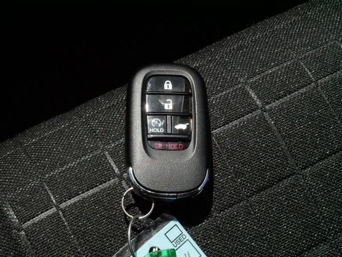 Certified 2026 Honda HR-V Sport image 32