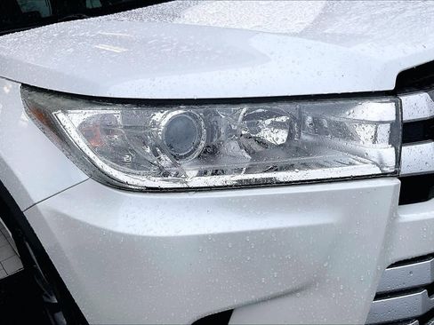 Used 2018 Toyota Highlander Plus image 29