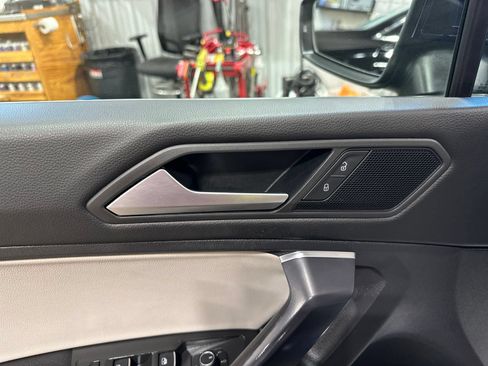 Used 2021 Volkswagen Tiguan SE w/ Panoramic Sunroof Package AWD/4WD image 20