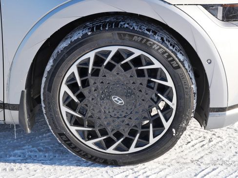 Certified 2023 Hyundai Ioniq 5 Limited w/ Cargo Package image 15