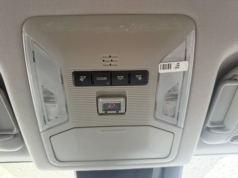 Used 2021 Toyota RAV4 XLE w/ XLE Grade Weather Package AWD/4WD image 23