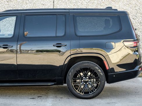 Used 2024 Jeep Wagoneer Series II w/ Convenience Group I image 16