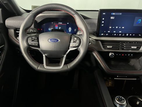Used 2025 Ford Explorer ST-Line w/ ST-Line Street Pack image 15