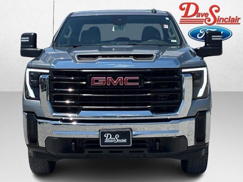Used 2024 GMC Sierra 2500 Pro w/ Convenience Package AWD/4WD image 2