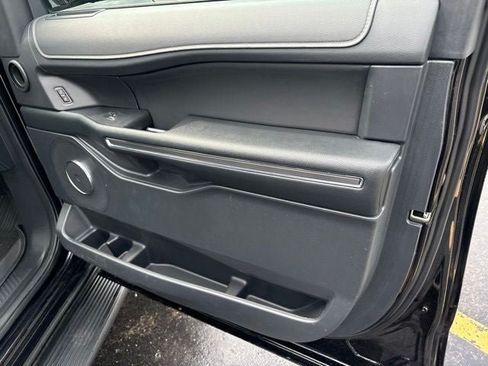 Used 2024 Ford Expedition XLT AWD/4WD image 6