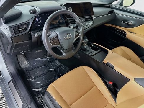 Certified 2025 Lexus ES 350 image 9
